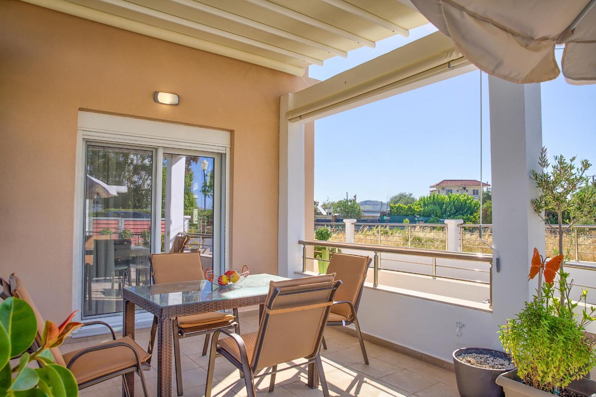 Paul's Garden Luxury House Holiday home Haraki