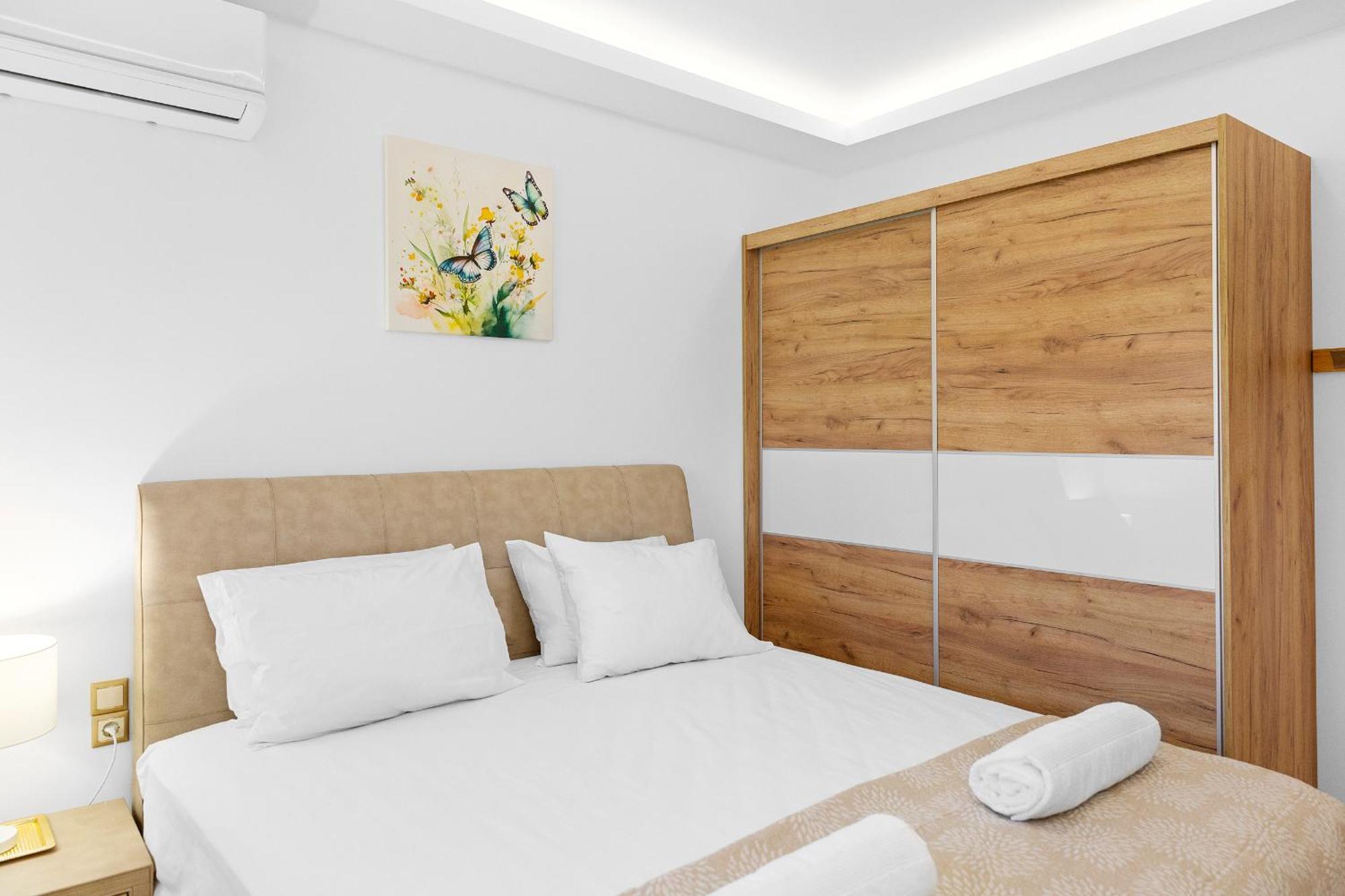 Holiday home Paul's Garden Luxury House Haraki